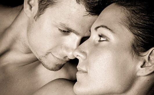 kobieta i mężczyzna zwiększyli potencję dzięki witaminom